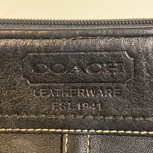 Vintage Coach Black Leather Wristlet - Picture 2 of 6